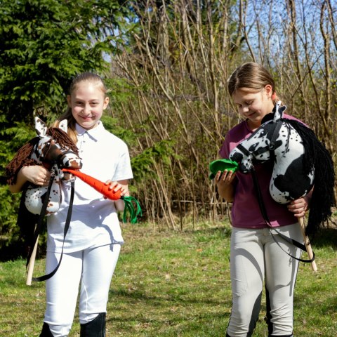 Skippi Hobby Horse w brązowe łaty - duży koń na kiju - kantar w zestawie Skippi