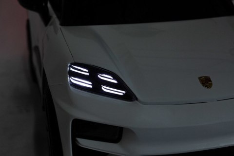 POJAZD AKUMULATOROWY PORSCHE MACAN WHITE