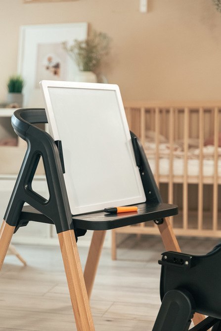 KRZESEŁKO DO KARMIENIA SMARTEE BLACK