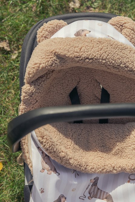 ŚPIWOREK DO FOTELIKA I WÓZKA GŁĘBOKIEGO 80X45 DOGS BEIGE