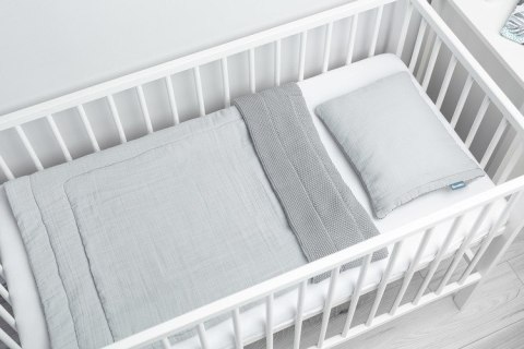 KOMPLET DO ŁÓŻECZKA DZIERGANY Z MUŚLINĄ SZARY