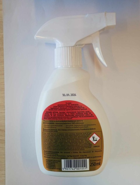 Laboratorium DermaPharm Sabunol Płyn Do Zwalczania Pcheł W Otoczeniu Zwierząt 250ml Laboratorium DermaPharm